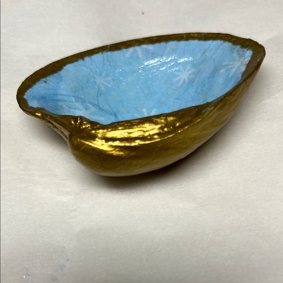 Hand Crafted Decoupage Gold and Blue Trinket Dish Shell - Picture 4 of 13